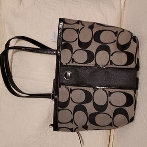 Coach Signature  F21950 Tote